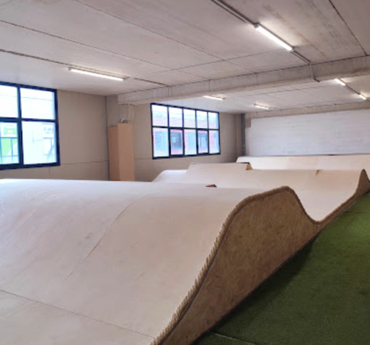 Skate-park-indoor-rampas-trucos Skate park indoor